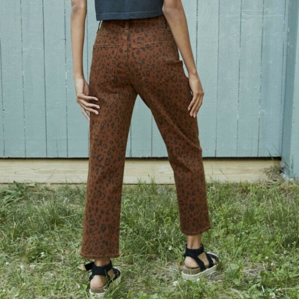 Universal Thread Leopard Print Cropped Ankle Jeans - image 2